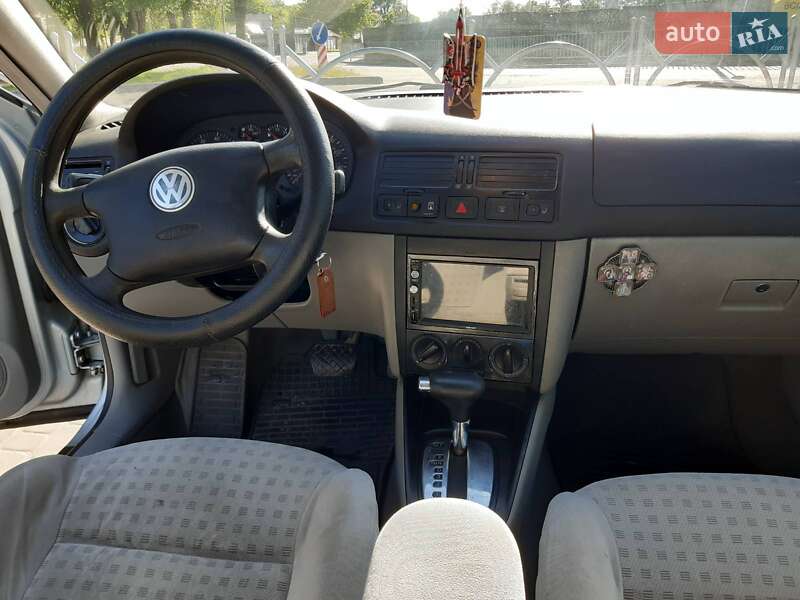 Седан Volkswagen Jetta 2002 в Дніпрі