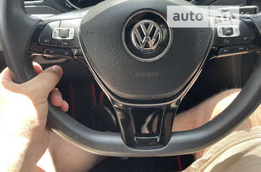 Седан Volkswagen Jetta 2015 в Києві