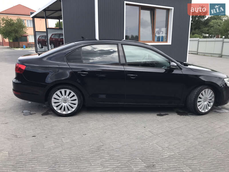 Седан Volkswagen Jetta 2011 в Рогатине