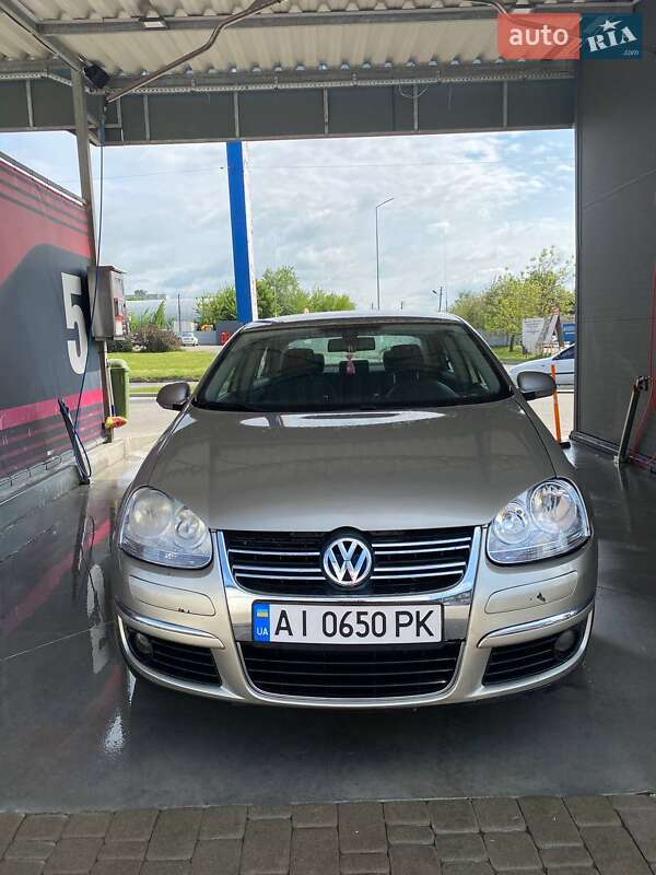 Седан Volkswagen Jetta 2009 в 
