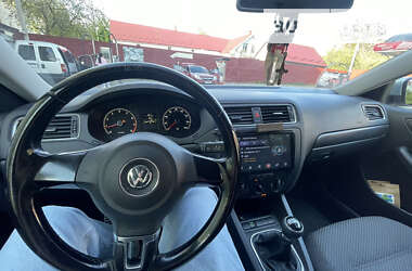 Седан Volkswagen Jetta 2011 в Львові