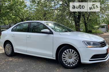 Седан Volkswagen Jetta 2016 в Киеве