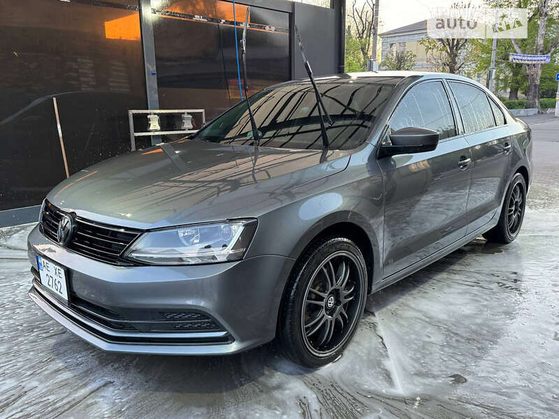 Седан Volkswagen Jetta 2016 в Верхньодніпровську