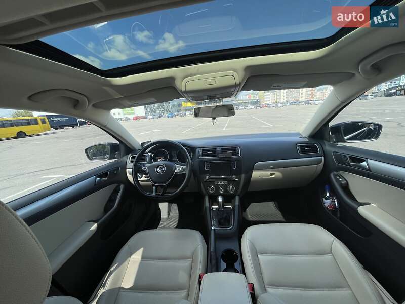 Седан Volkswagen Jetta 2017 в Киеве