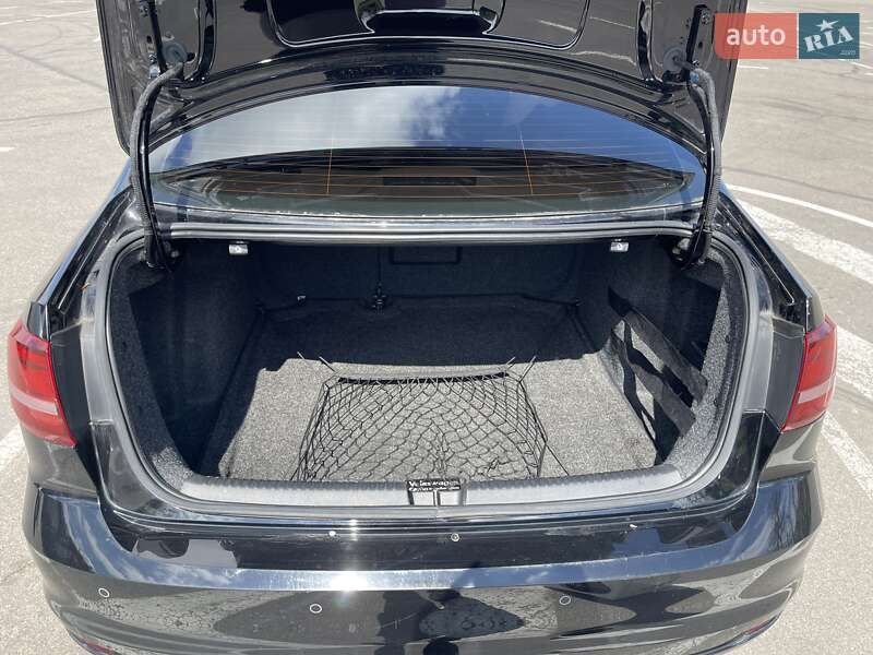 Седан Volkswagen Jetta 2017 в Киеве