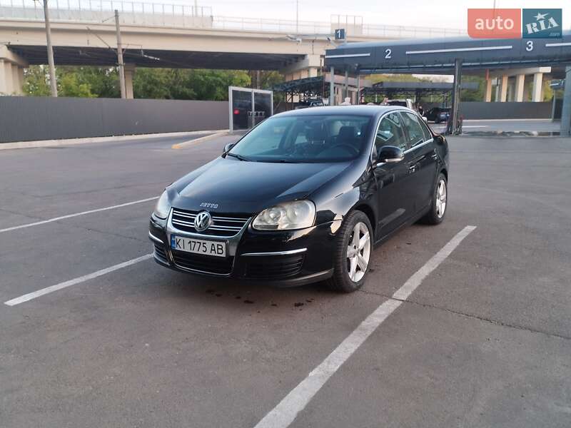 Седан Volkswagen Jetta 2006 в Броварах