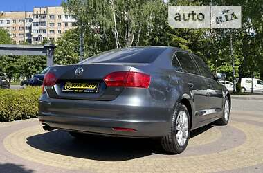 Седан Volkswagen Jetta 2014 в Львове