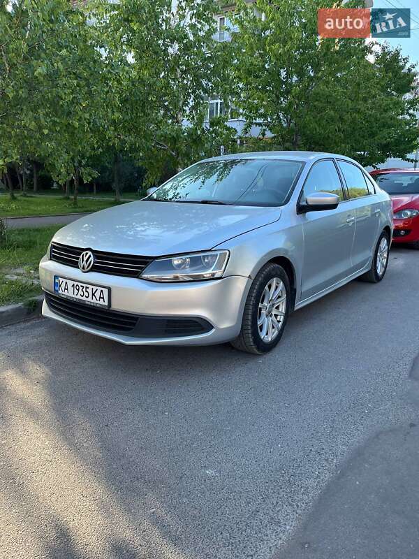 Седан Volkswagen Jetta 2014 в 