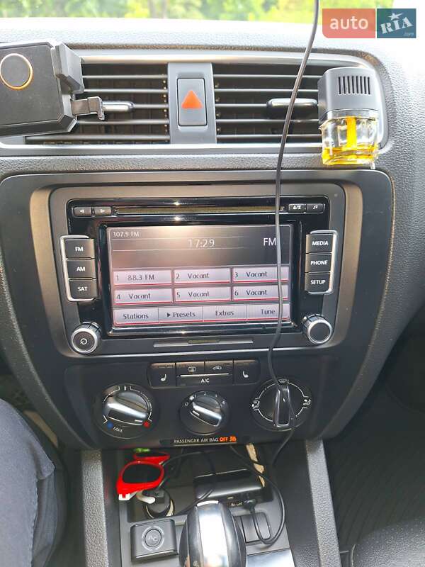 Седан Volkswagen Jetta 2012 в Кропивницькому