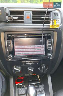 Седан Volkswagen Jetta 2012 в 