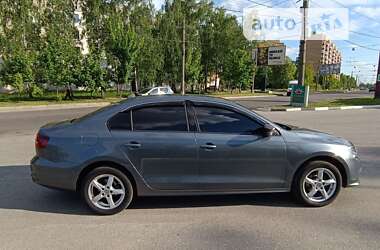 Седан Volkswagen Jetta 2015 в Сумах