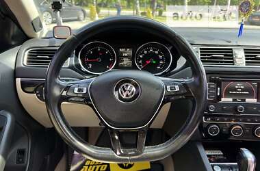 Седан Volkswagen Jetta 2015 в Львове