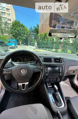 Седан Volkswagen Jetta 2011 в Чернівцях