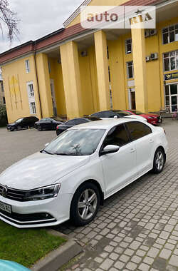 Седан Volkswagen Jetta 2016 в Львове