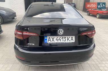 Седан Volkswagen Jetta 2018 в 