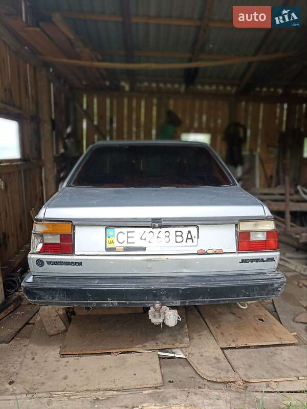 Седан Volkswagen Jetta 1984 в Сторожинце