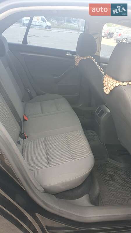 Седан Volkswagen Jetta 2006 в Житомирі