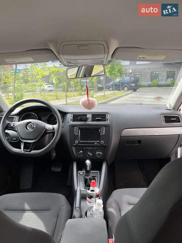 Седан Volkswagen Jetta 2015 в Луцке