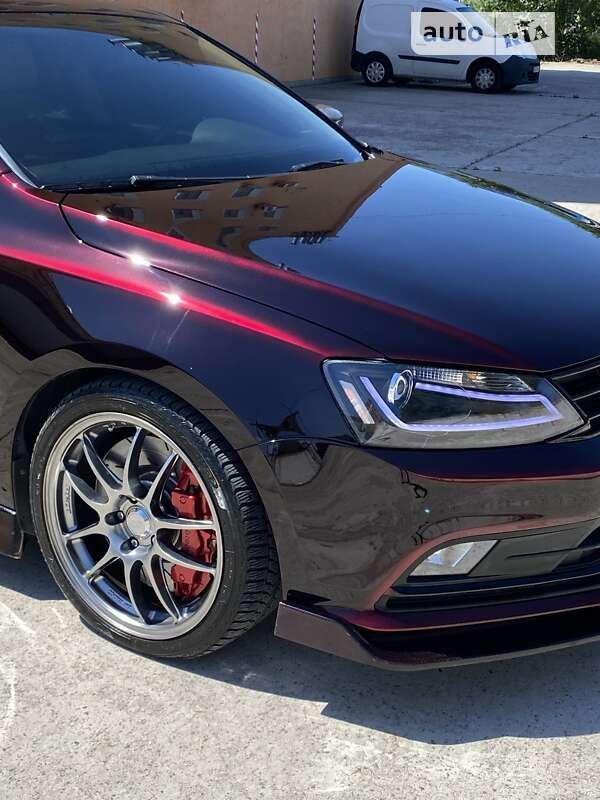 Седан Volkswagen Jetta 2015 в Днепре