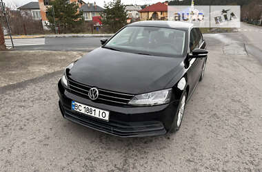 Седан Volkswagen Jetta 2015 в Львове