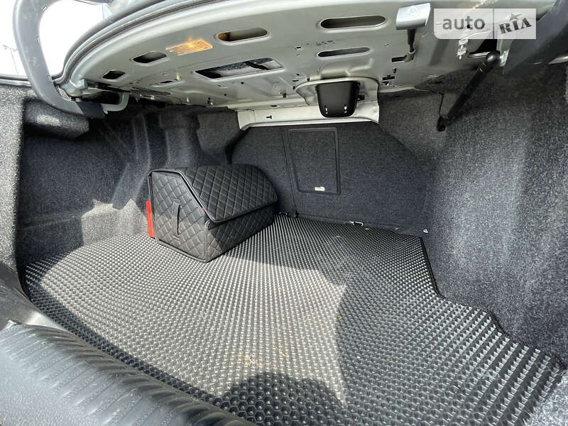 Седан Volkswagen Jetta 2014 в Львове