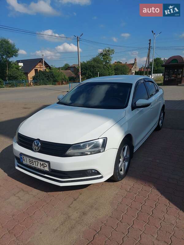 Седан Volkswagen Jetta 2016 в Мостиске