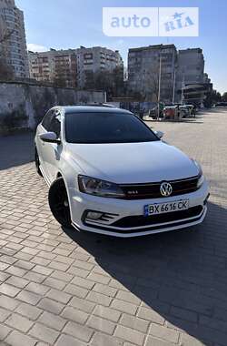 Седан Volkswagen Jetta 2017 в Хмельницькому