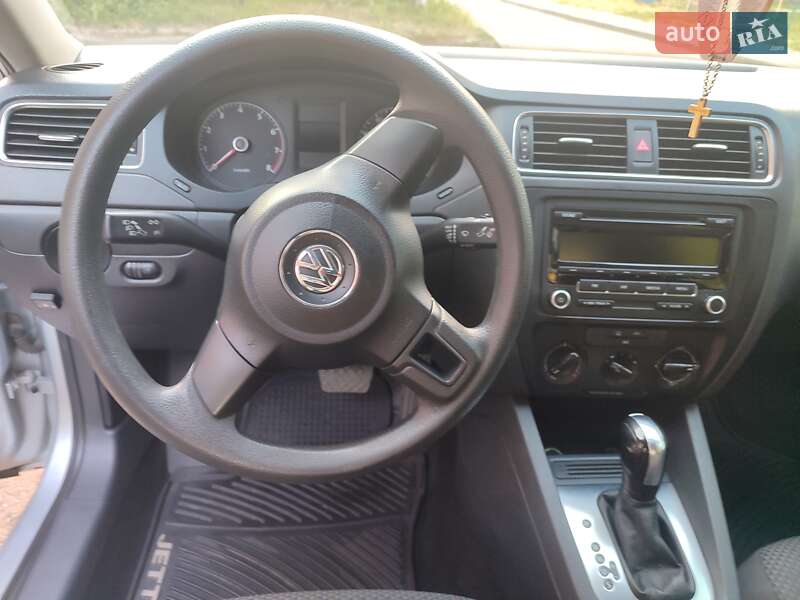 Седан Volkswagen Jetta 2014 в Ивано-Франковске