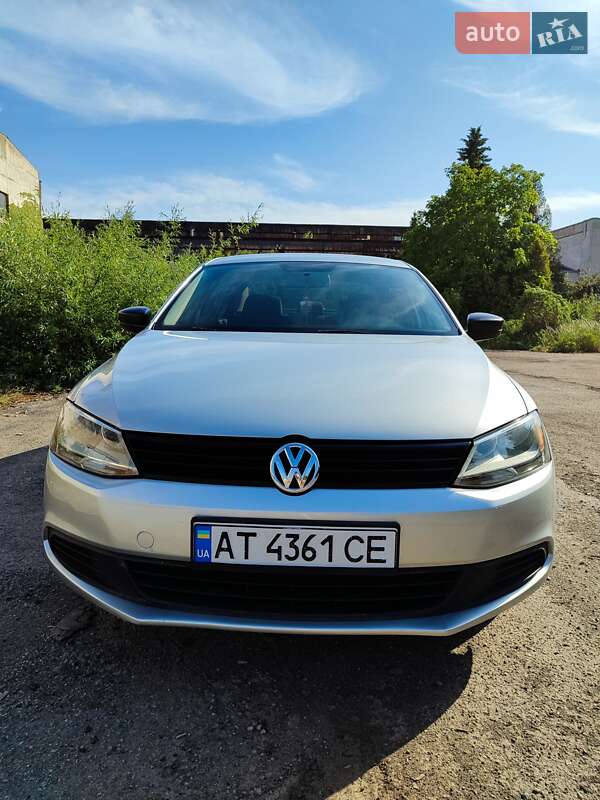 Седан Volkswagen Jetta 2014 в Ивано-Франковске