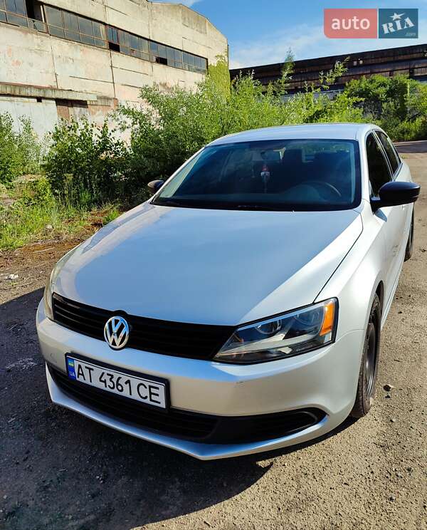 Седан Volkswagen Jetta 2014 в Ивано-Франковске