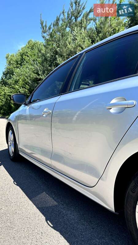 Седан Volkswagen Jetta 2011 в Ровно