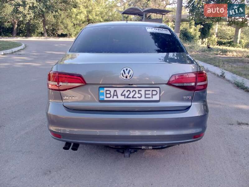 Седан Volkswagen Jetta 2016 в Кропивницком