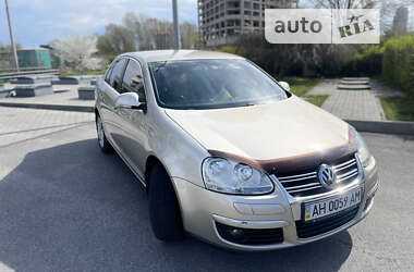 Седан Volkswagen Jetta 2006 в Днепре