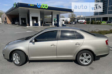 Седан Volkswagen Jetta 2006 в Днепре