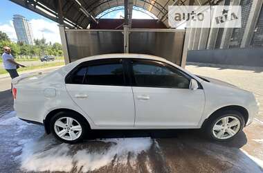 Седан Volkswagen Jetta 2006 в Киеве