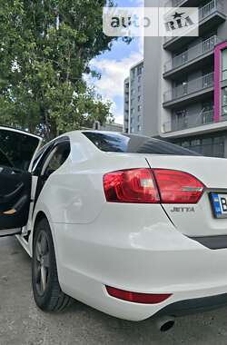 Седан Volkswagen Jetta 2013 в Львові