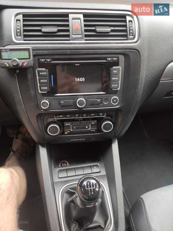 Седан Volkswagen Jetta 2012 в Львове