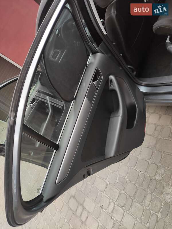 Седан Volkswagen Jetta 2012 в Львове