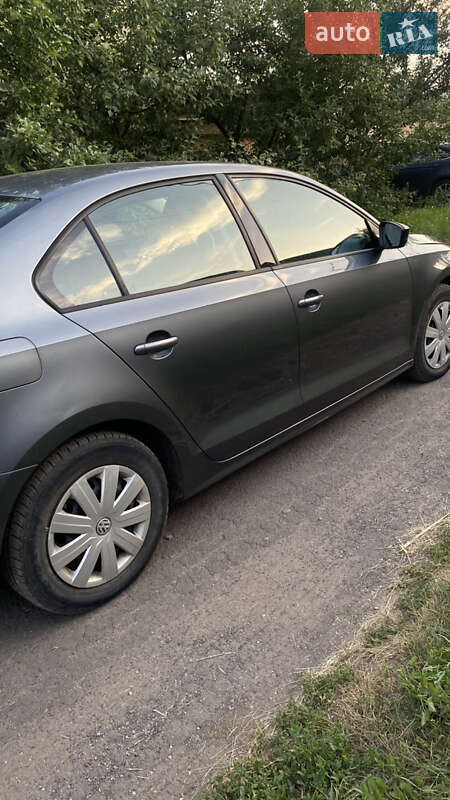 Седан Volkswagen Jetta 2015 в Сумах