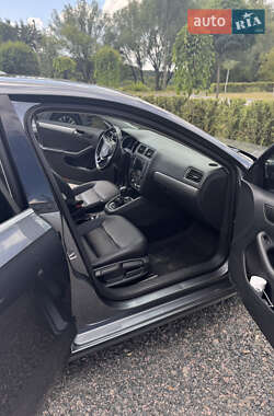 Седан Volkswagen Jetta 2016 в 