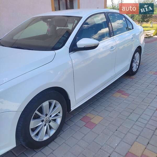 Седан Volkswagen Jetta 2016 в Калуше