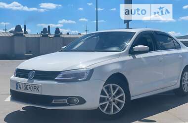 Седан Volkswagen Jetta 2012 в Києві