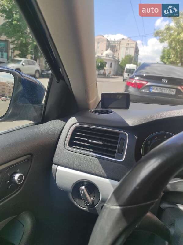 Седан Volkswagen Jetta 2014 в Києві