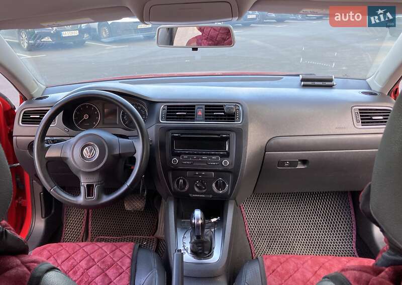 Седан Volkswagen Jetta 2014 в Києві