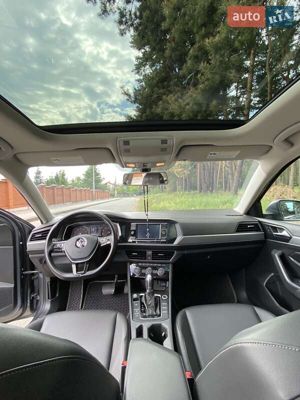 Седан Volkswagen Jetta 2018 в Львове