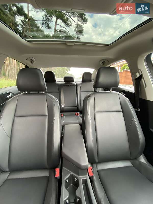 Седан Volkswagen Jetta 2018 в Львове