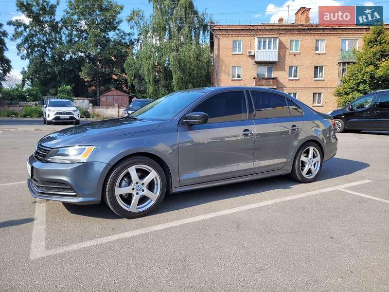 Седан Volkswagen Jetta 2015 в Полтаві