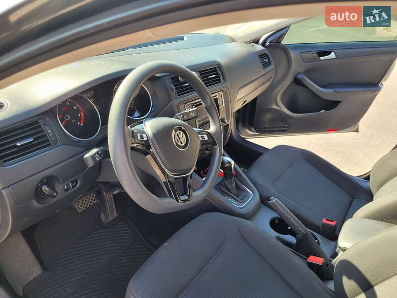 Седан Volkswagen Jetta 2015 в Полтаві