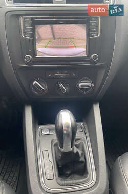 Седан Volkswagen Jetta 2017 в 