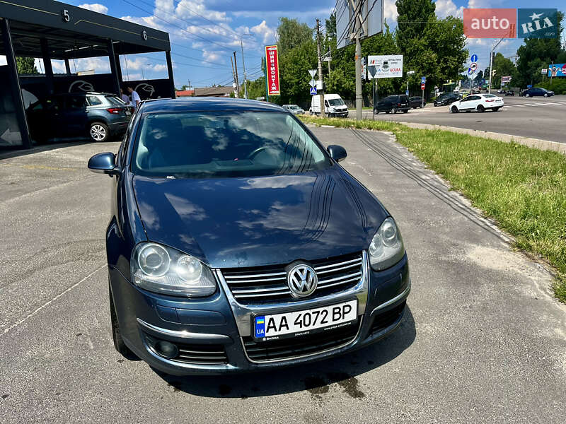 Седан Volkswagen Jetta 2009 в 